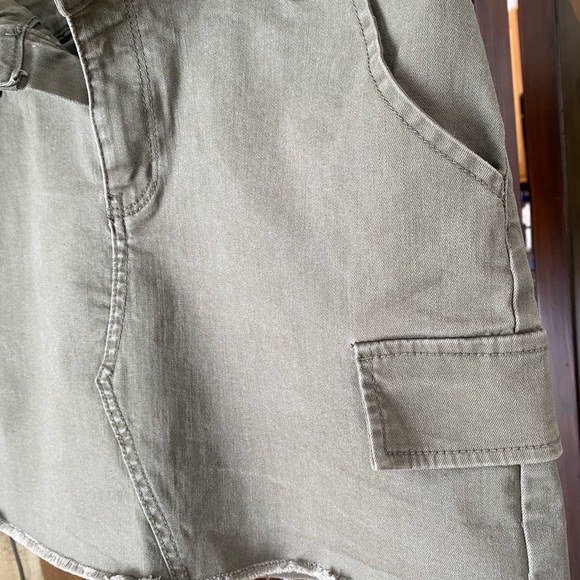 Mudd Flex Stretch Olive Green Skirt, size Jr 9 - Picture 3 of 6